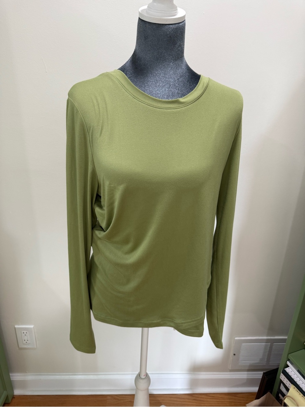 Women’s Long Sleeve Crewneck Top in Olive Green